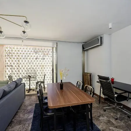 Bright Cool Rustic Designer 1Bd Central Home! #169 Apartament